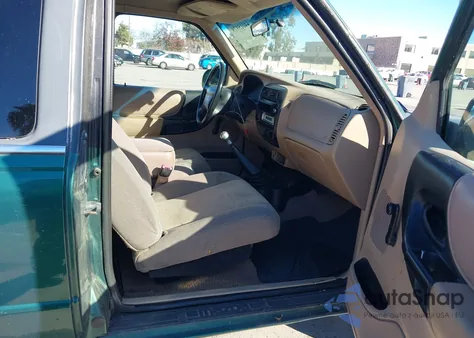 2000 Mazda B3000 Se/Tl from USA, damaged, VIN 4F4YR16V8YTM24383